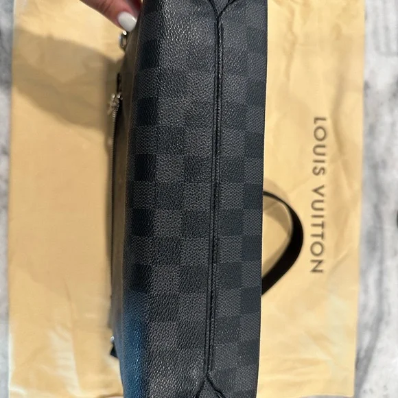 Louis Vuitton Damier District PM Messenger Bag - Picture 7 of 15
